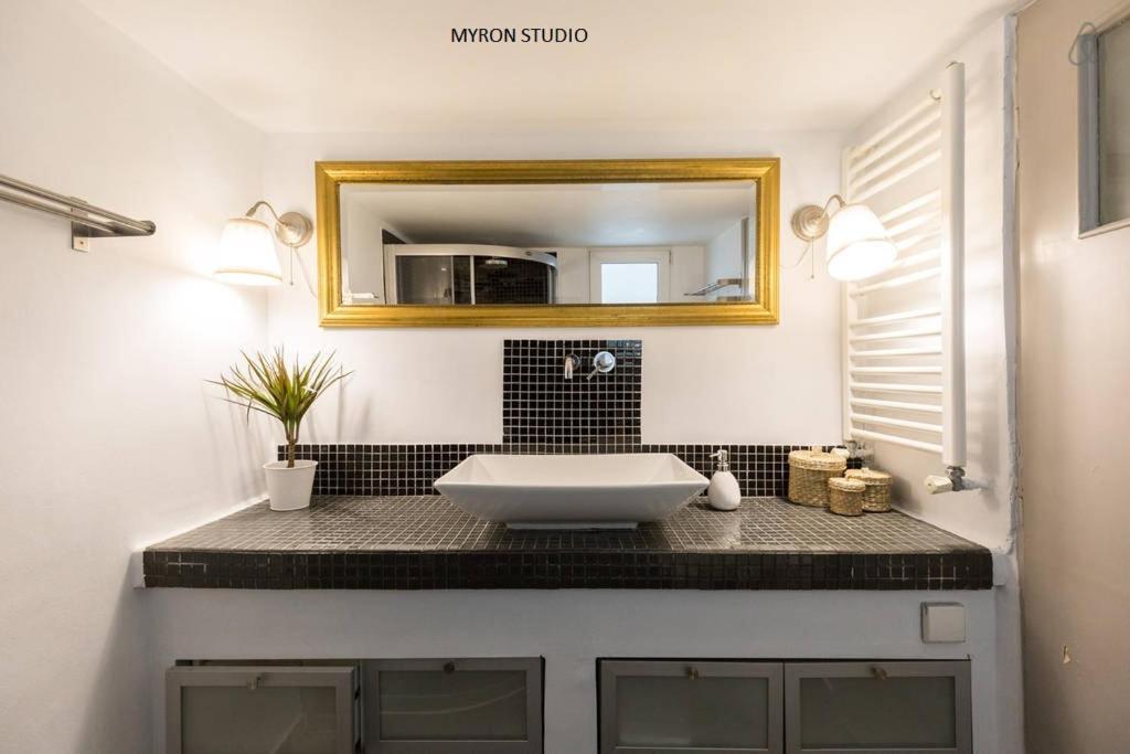 Myron Apartments Athen Eksteriør bilde